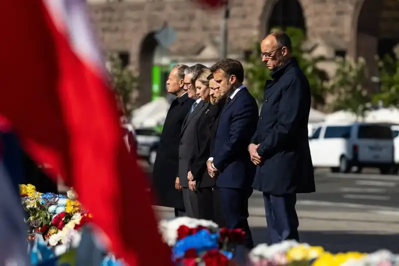 Світові лідери вшанували полеглих українських воїнів разом із Зеленським у центрі Києва