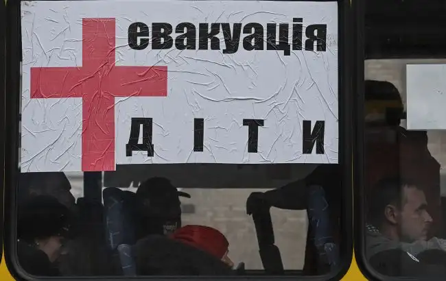 Обов’язкова евакуація сімей з дітьми в окремих селах Дніпропетровщини: оголошено розпорядження
