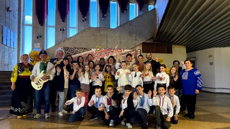 Вишиванка в серці: у Павлограді відбулася мистецька акція до Дня вишиванки