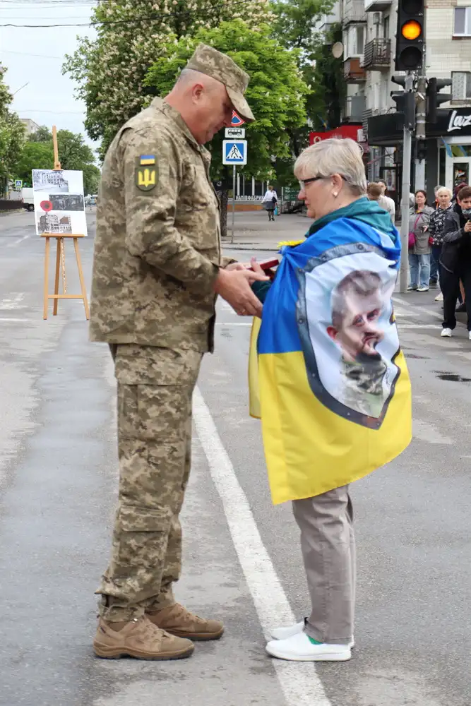 У Павлограді вшанували полеглих воїнів: родинам загиблих передали державні нагороди