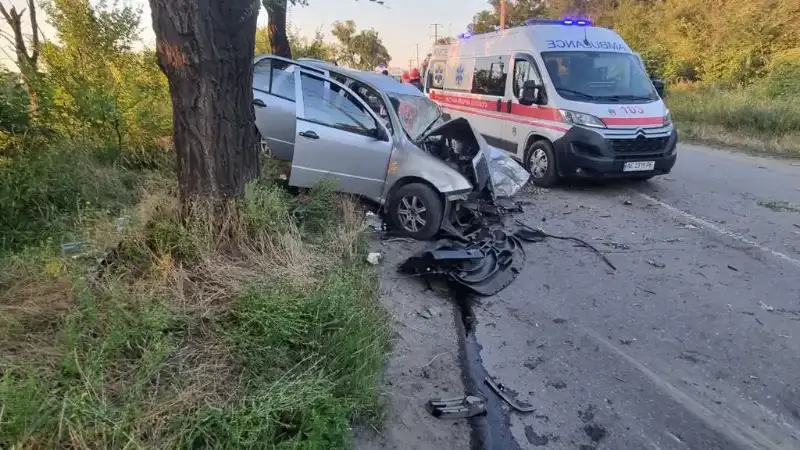 У Кривому Розі п’яний водій спричинив смертельну аварію: загинув чоловік, постраждала дитина