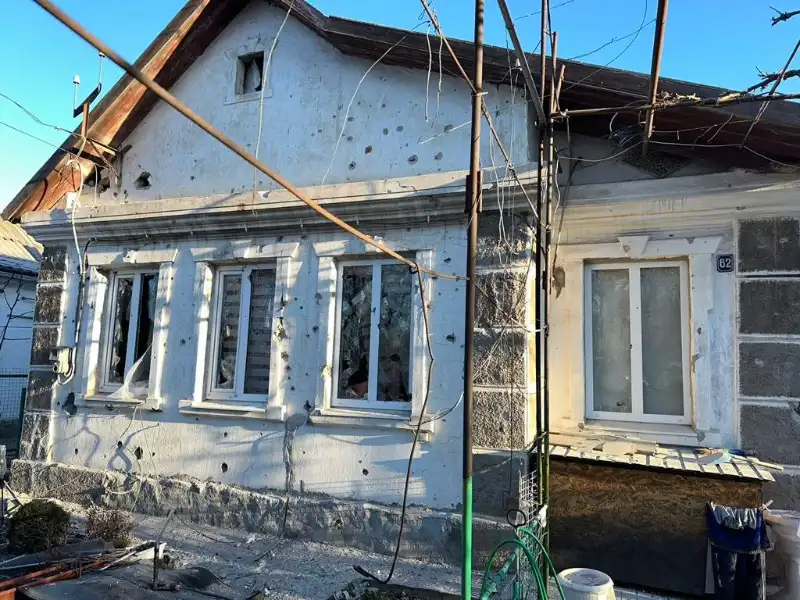Окупанти вдарили по Нікополю — загинув чоловік, зруйновано десятки будинків