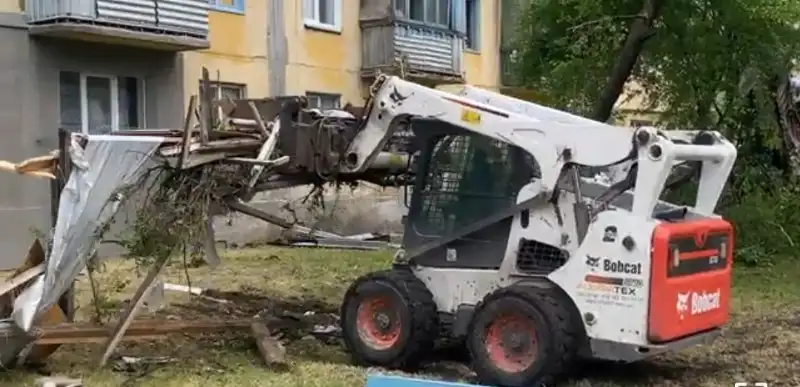 У Павлограді ліквідовують наслідки буревію: комунальні служби працюють у посиленому режимі