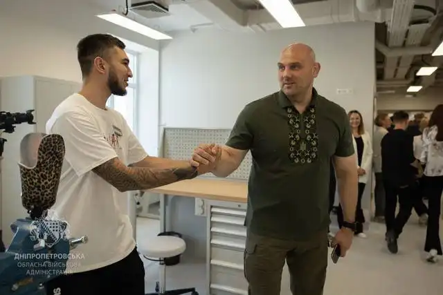У Дніпрі відкрили новий центр реабілітації Superhumans для поранених військових та цивільних